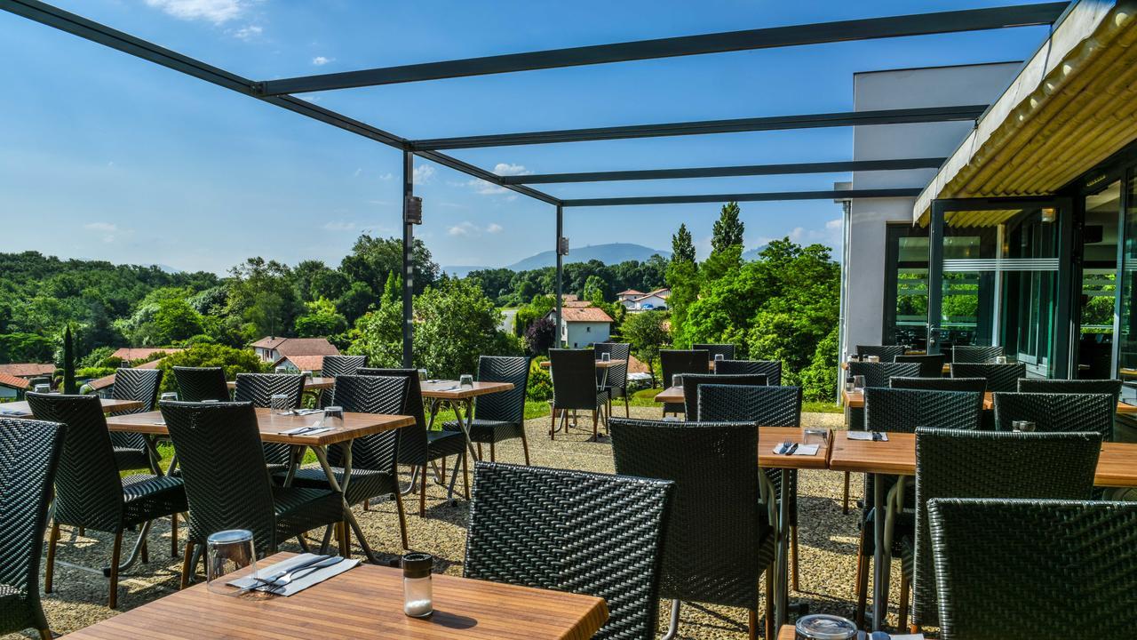 Hotel Restaurant Aldaburua Larressore Екстер'єр фото